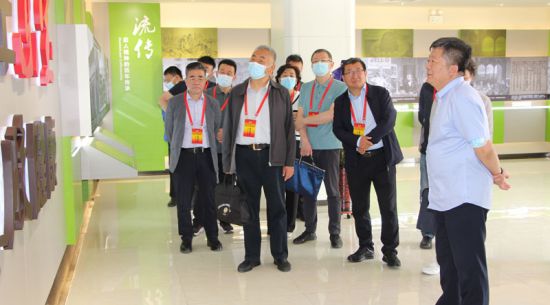 市政協副主席雪松帶領部分政協委員蒞臨東寶生物調研指導——優(yōu)化、推進包頭市營商環(huán)境 助力企業(yè)高質量發(fā)展